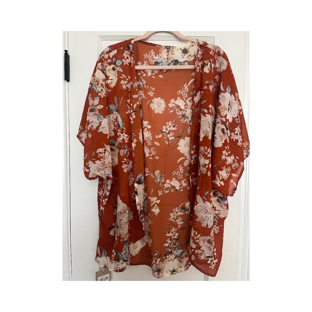 NWT Boho Floral Feminine Flowy Kimono Wrap cover  up